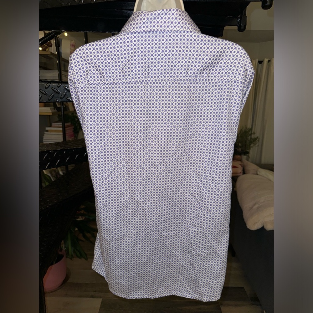 Gap “Boyfriend” Fitted Button Down In Size Medium - image 2